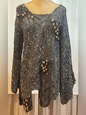 Village Set Gray Speckled Crewneck Sweater with Cable Detail, size M/L